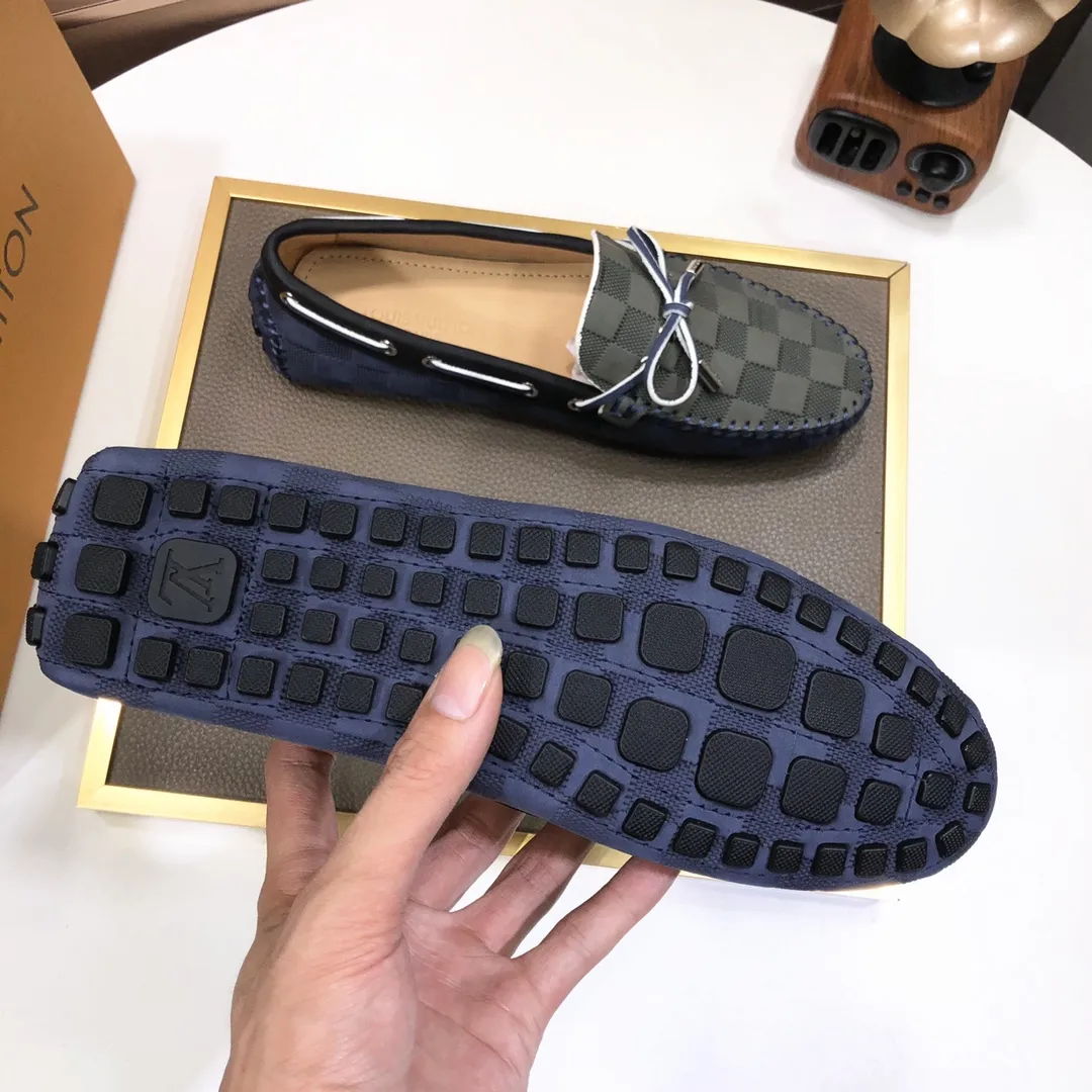 Men's men's shoes 💰420💰 [LV Doudou shoes] (water-dyed cowhide lining) new model is on the market, available on the official website. The new Doudou shoes are processed into single-color materials, and the uppers are made of imported cowhide material. The body of the shoe is fully hemmed with mark thread, and is lined with imported original cowhide leather. The elegant shoe shape is super suitable for all-matching, and the size is 38-44.